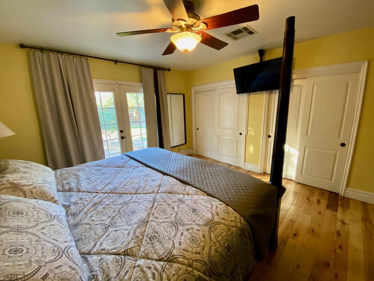 Сasa de vacaciones Newer Ranch With Pool And Hot Tub Near The Strip And Freemont Street. *