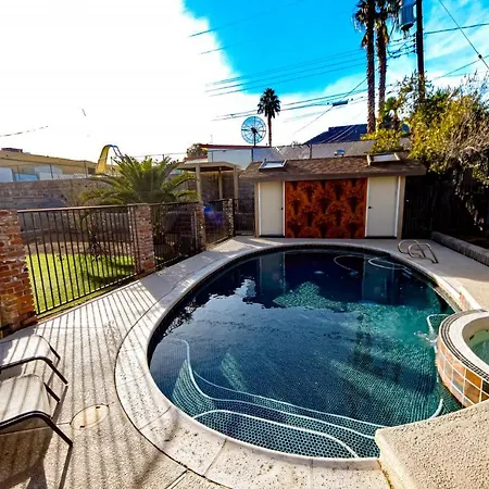 Villa Newer Ranch With Pool And Hot Tub Near The Strip And Freemont Street. Las Vegas Exterior foto